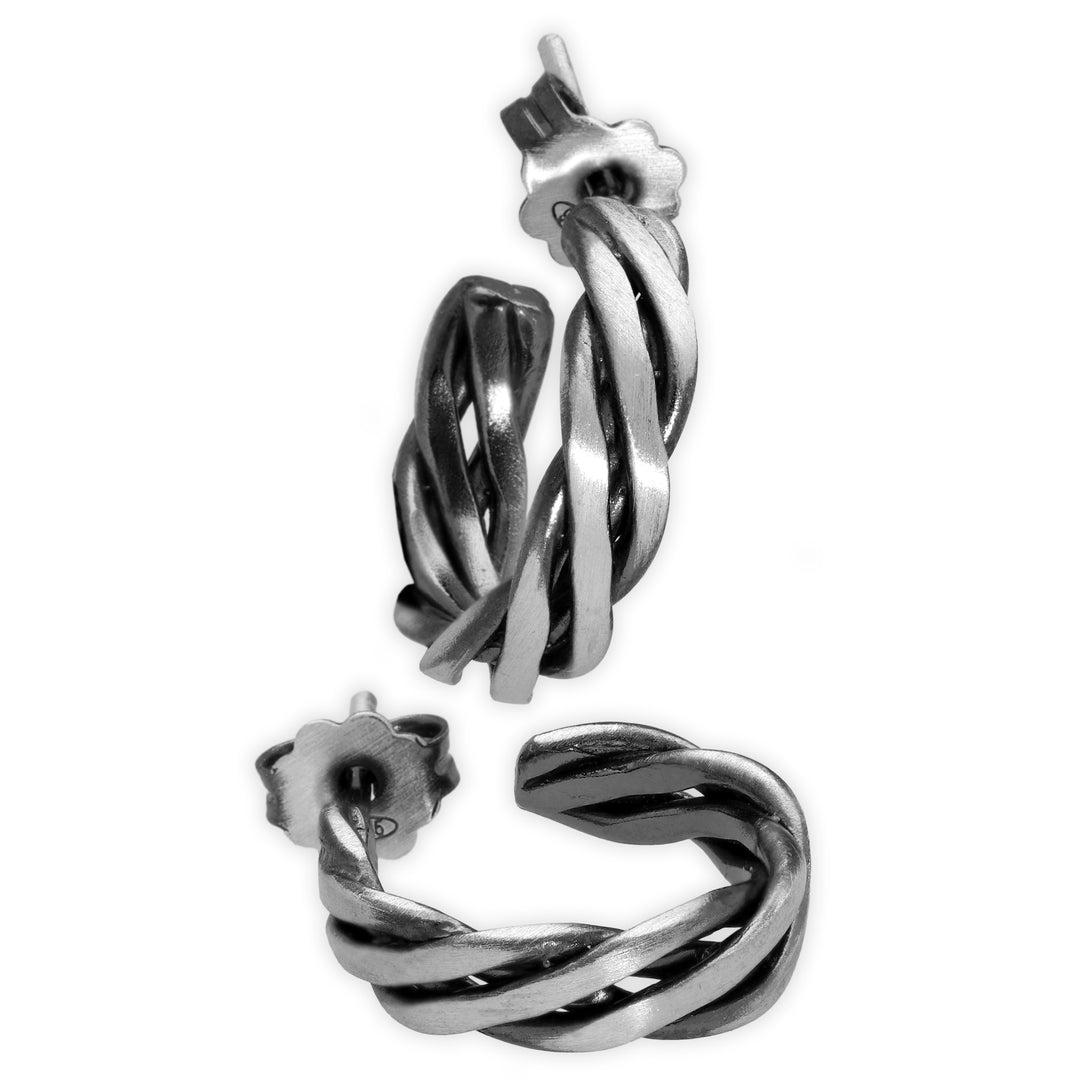 עגילי חישוקי huggie מחוט מפותל