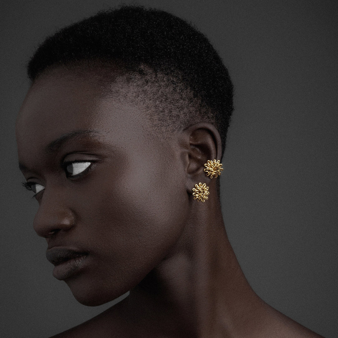 Boucles d'oreilles à tige en forme de fleur épanouie