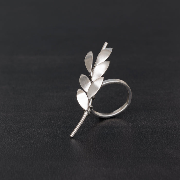 'Olive leaves' ring