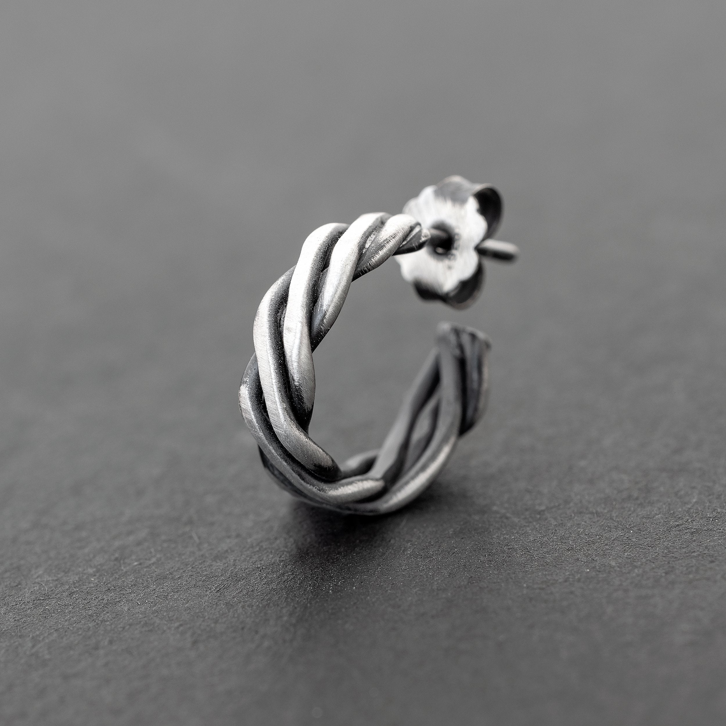 Σκουλαρίκια κρίκοι huggie από στριφτό σύρμα - Emmanuela - handcrafted for you®