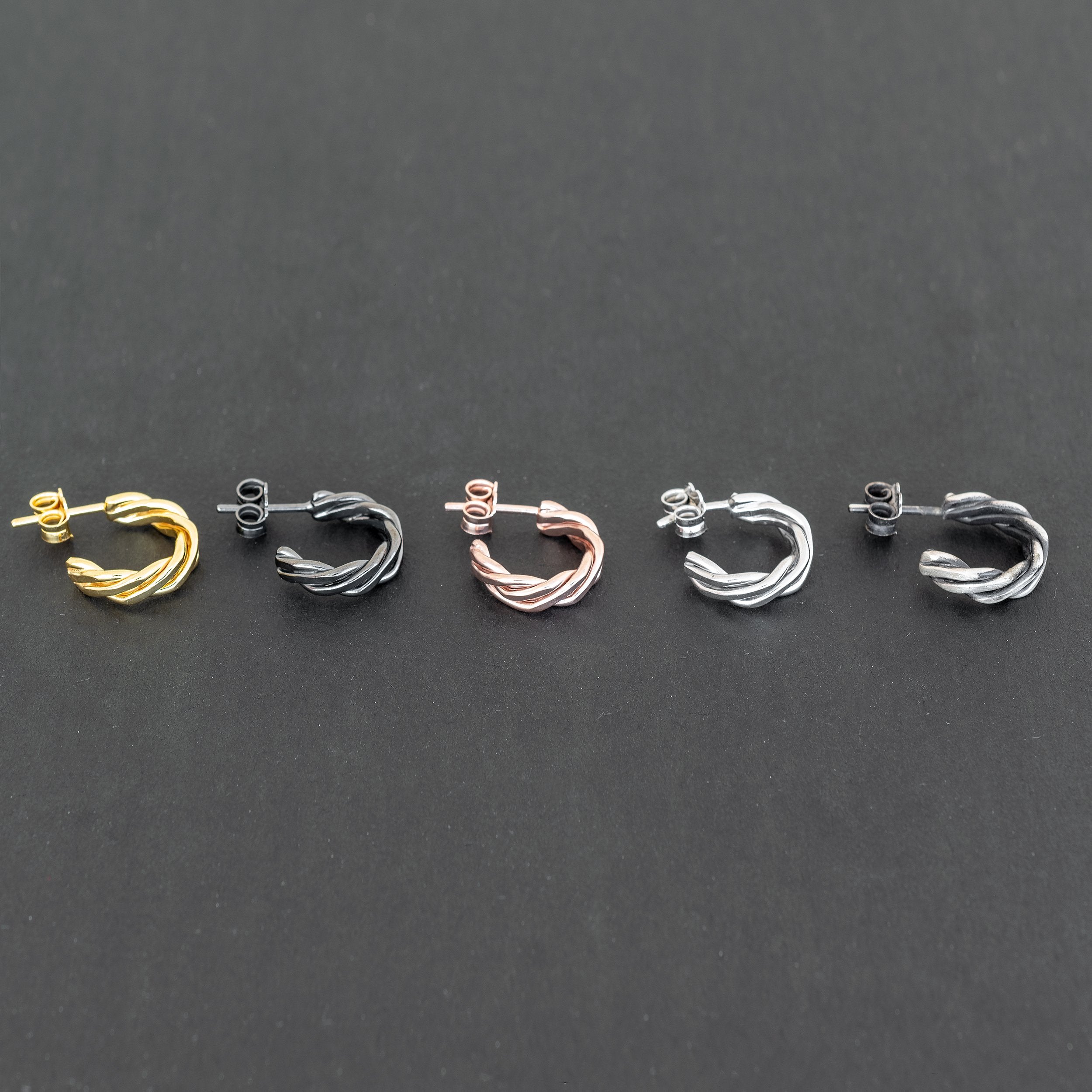 Σκουλαρίκια κρίκοι huggie από στριφτό σύρμα - Emmanuela - handcrafted for you®