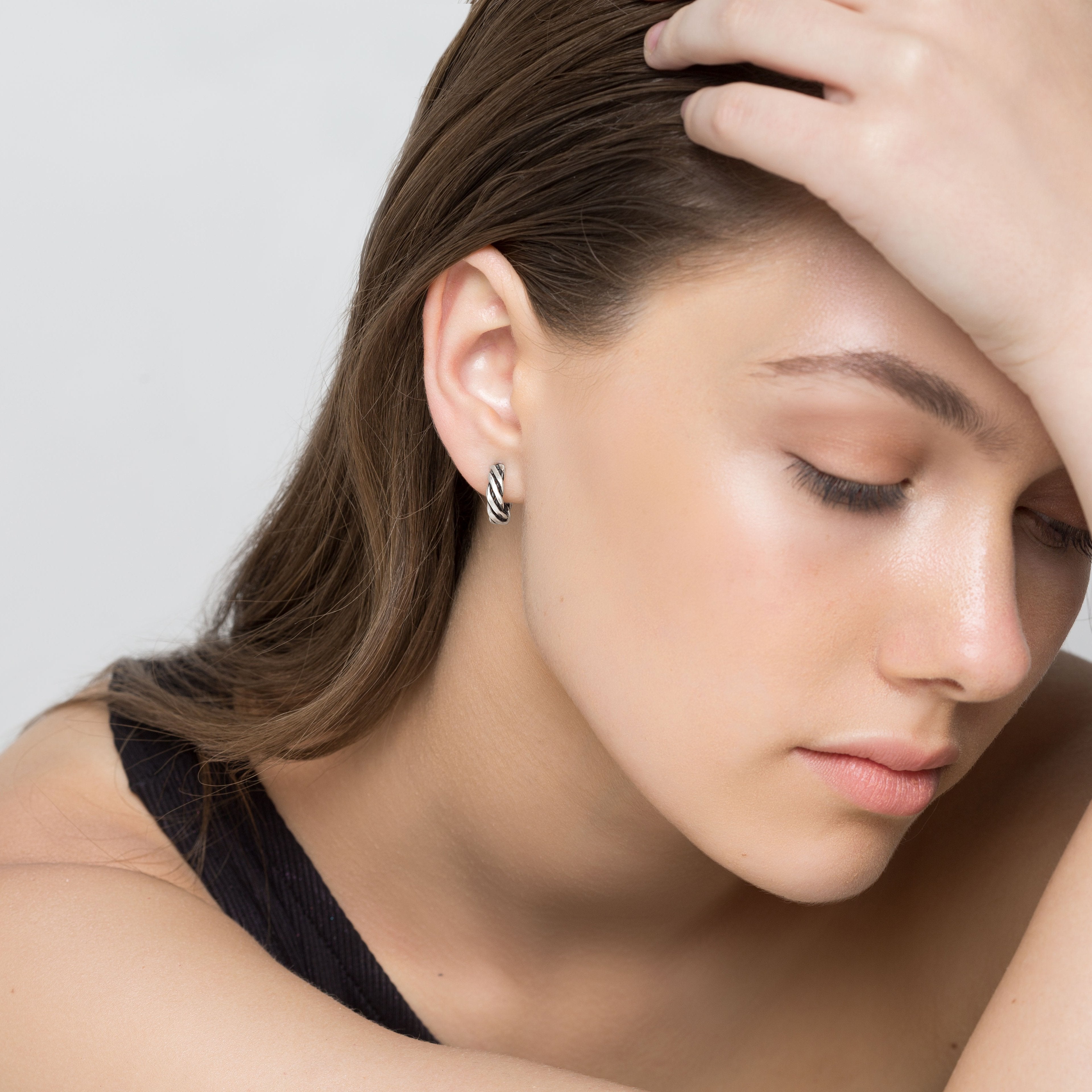 Σκουλαρίκια κρίκοι από στριφτό σύρμα - Emmanuela - handcrafted for you®