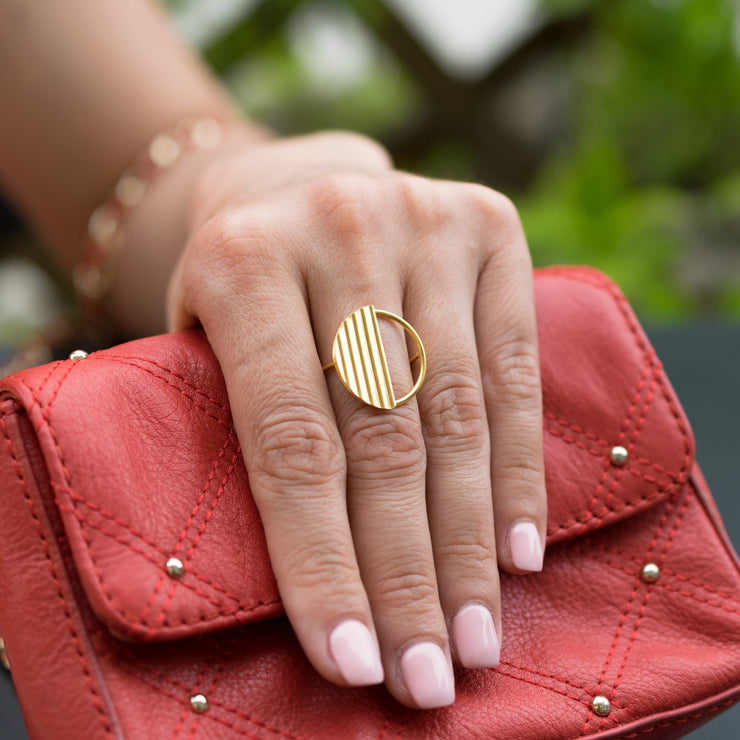 Χειροποίητο δαχτυλίδι με ραβδώσεις από ασήμι 925 | Κοσμήματα Emmanuela