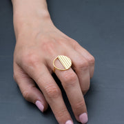 Δαχτυλίδι με ραβδώσεις από ασήμι 925 - κοσμήματα emmanuela