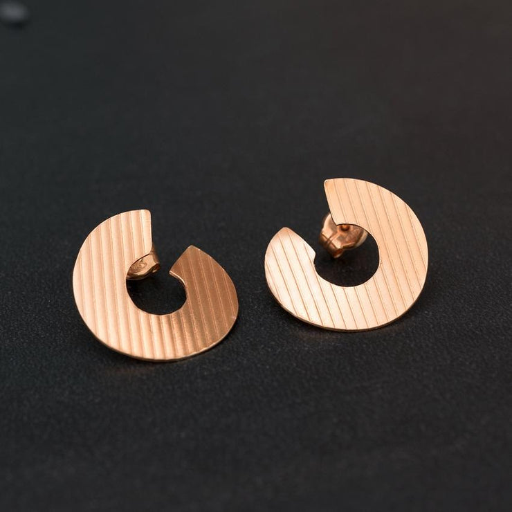 Καρφωτά σκουλαρίκια δίσκοι με ραβδώσεις από ασήμι 925 - κοσμήματα emmanuela