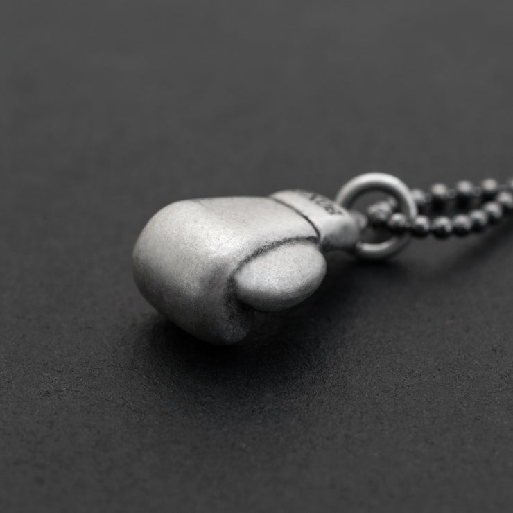 Κρεμαστό μενταγιόν "γάντι του Box" από ασήμι 925 - κοσμήματα emmanuela