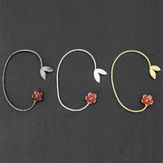Σκουλαρίκι cuff με κόκκινο λουλούδι από ασήμι 925 - κοσμήματα emmanuela
